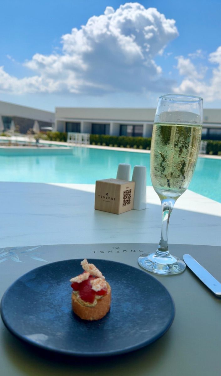 Luxy Roll - Share Your Moments!