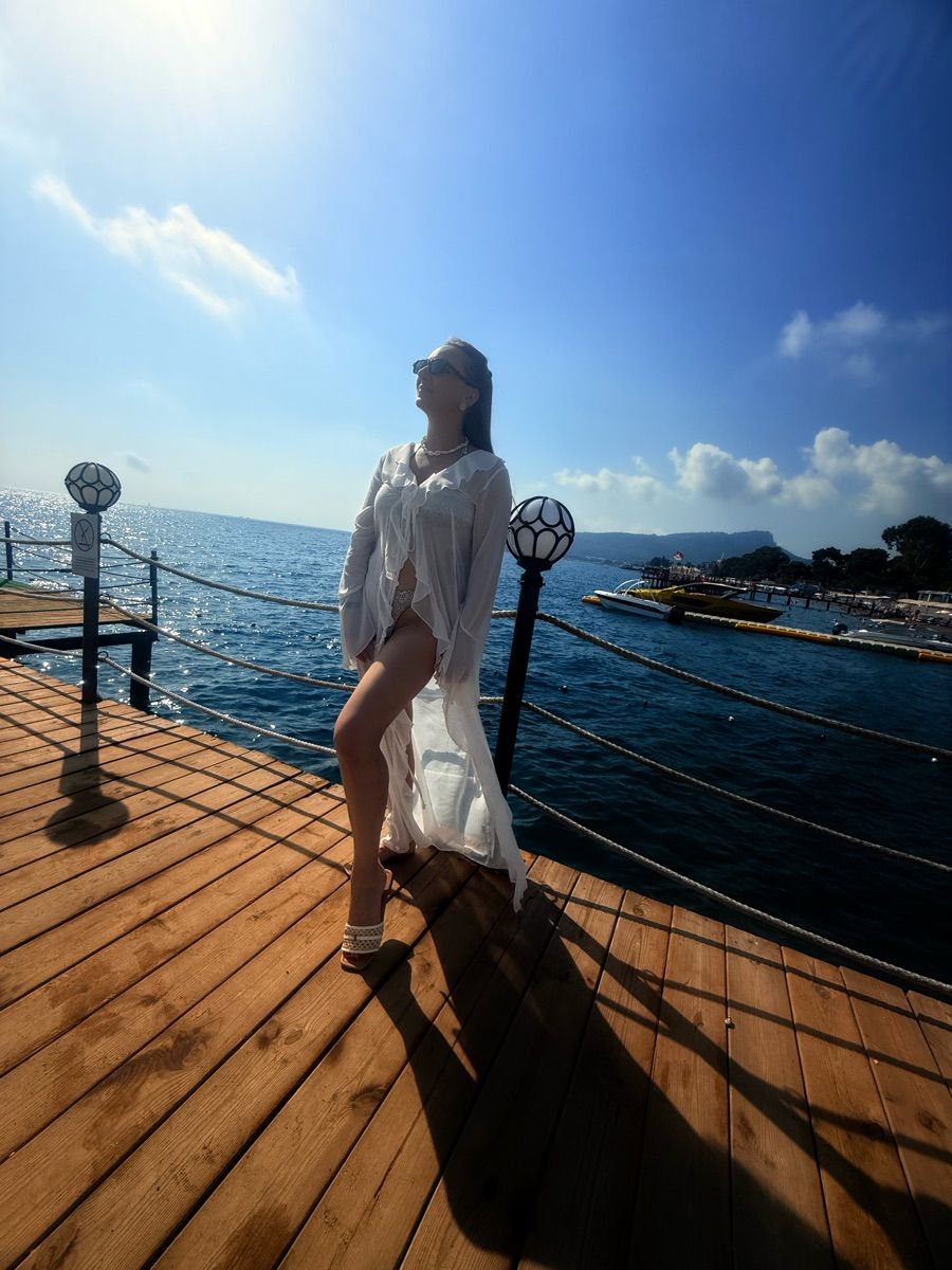 Luxy Roll - Share Your Moments!