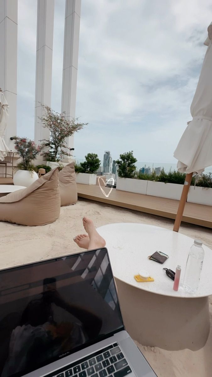Luxy Roll - Share Your Moments!