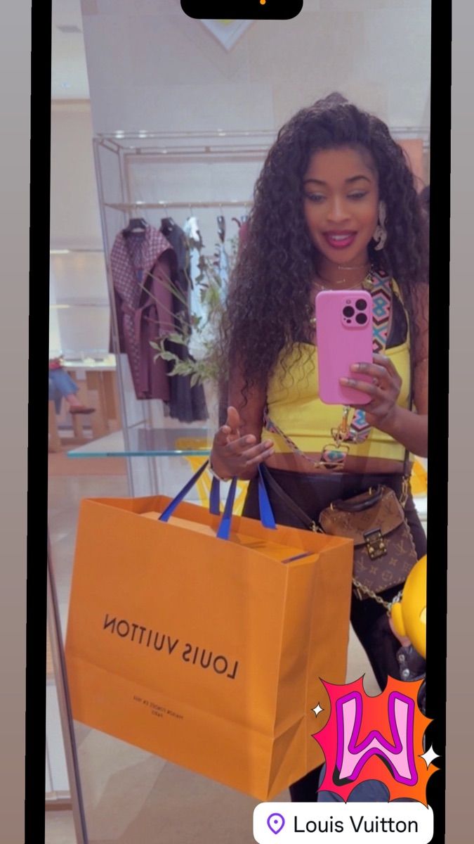 Luxy Roll - Share Your Moments!