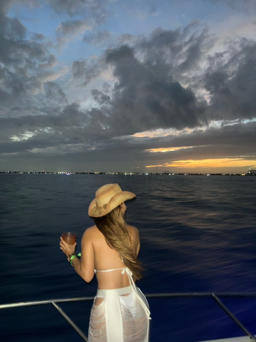 Luxy Roll - Share Your Moments!
