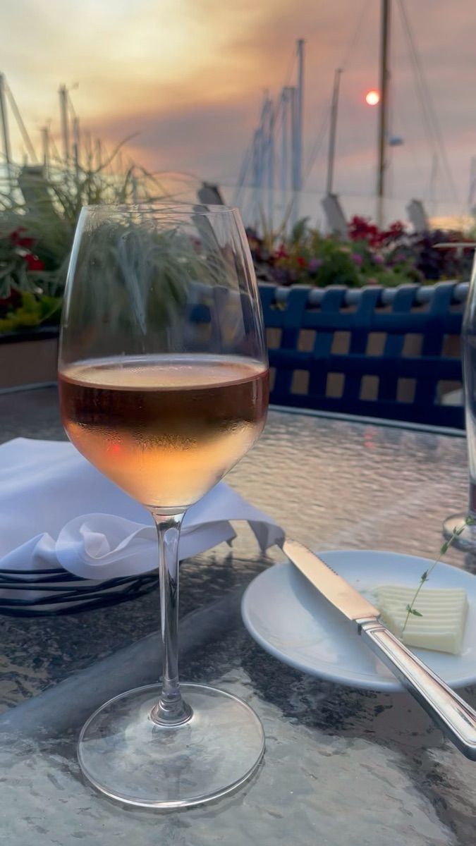 Luxy Roll - Share Your Moments!