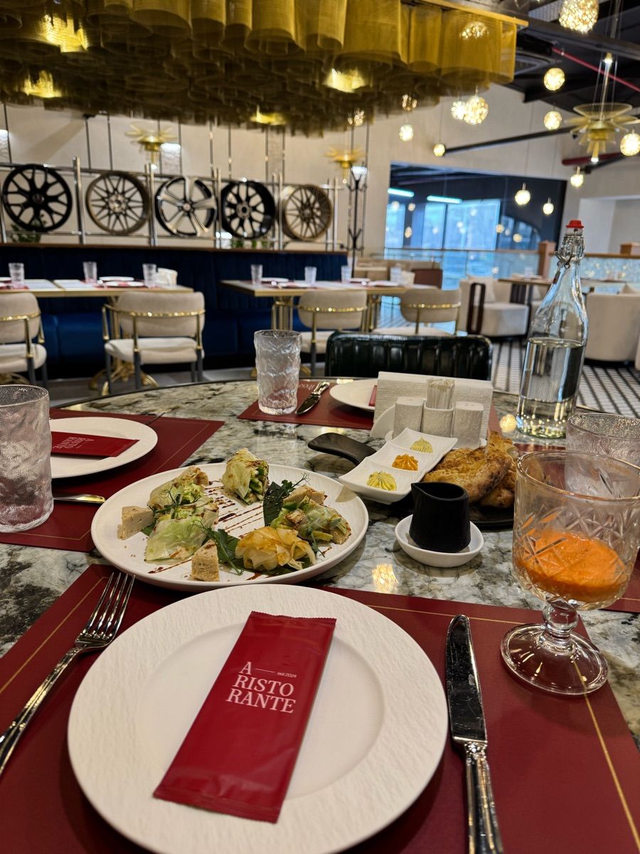 Luxy Roll - Share Your Moments!