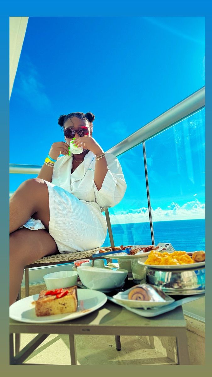 Luxy Roll - Share Your Moments!