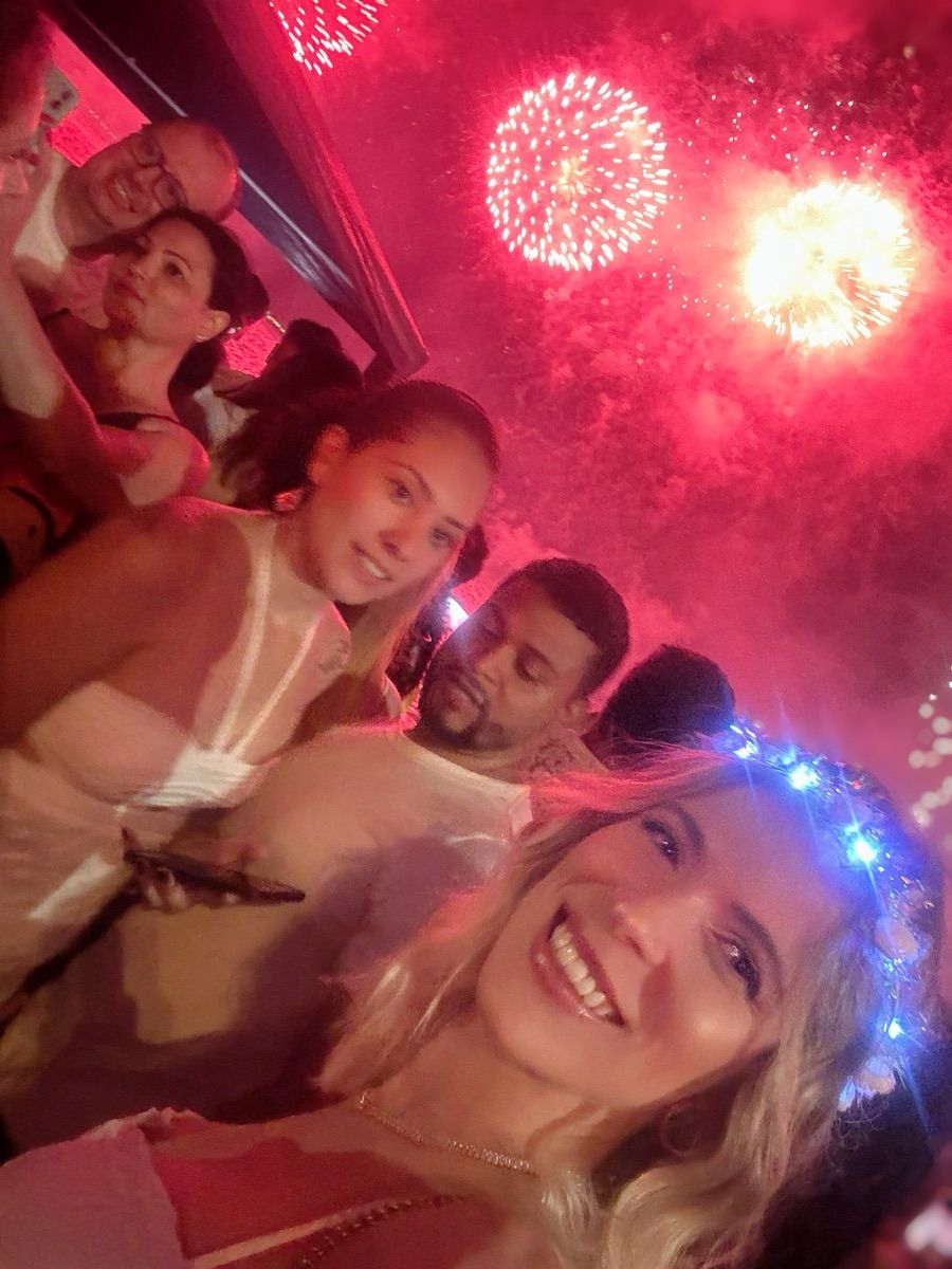 Luxy Roll - Share Your Moments!