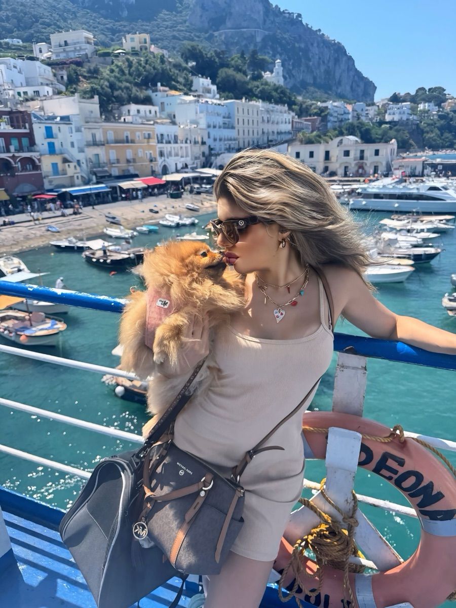 Luxy Roll - Share Your Moments!