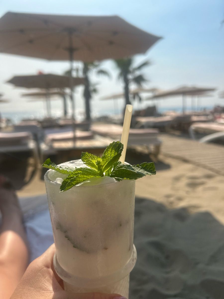 Luxy Roll - Share Your Moments!