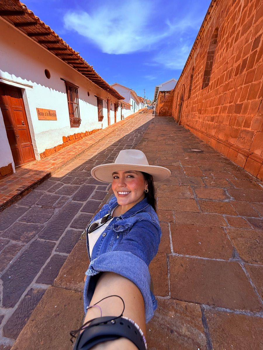 Luxy Roll - Share Your Moments!
