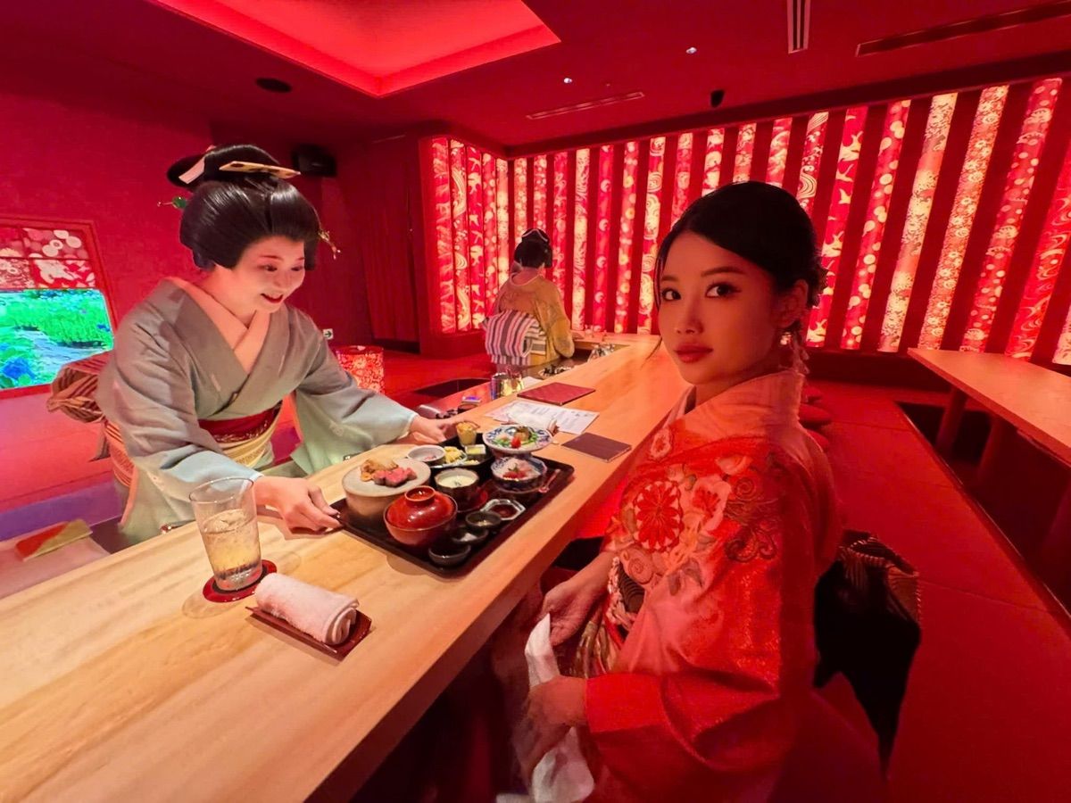 Luxy Roll - Share Your Moments!
