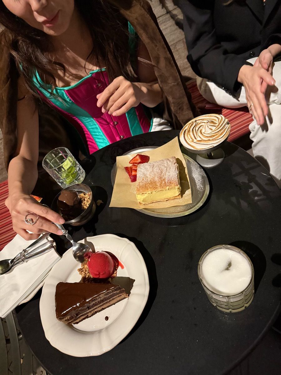 Luxy Roll - Share Your Moments!