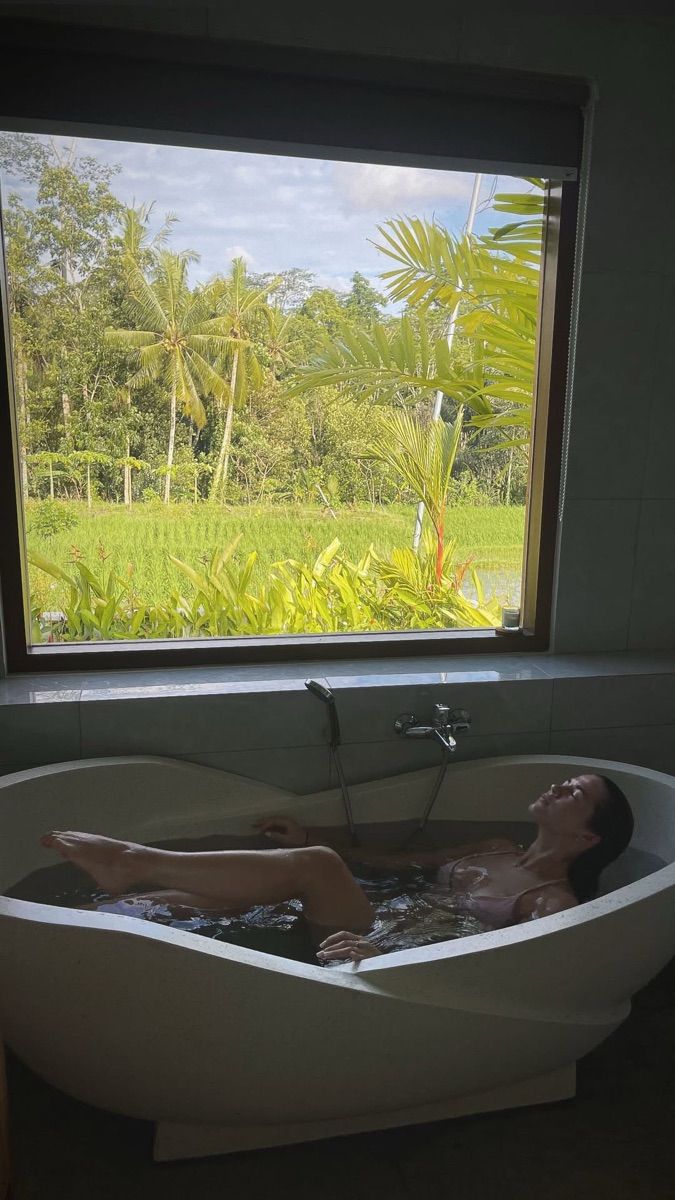 Luxy Roll - Share Your Moments!