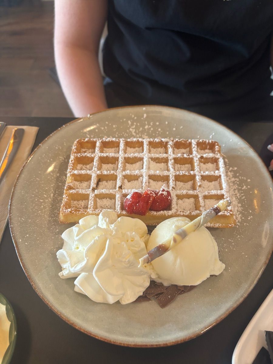 Luxy Roll - Share Your Moments!