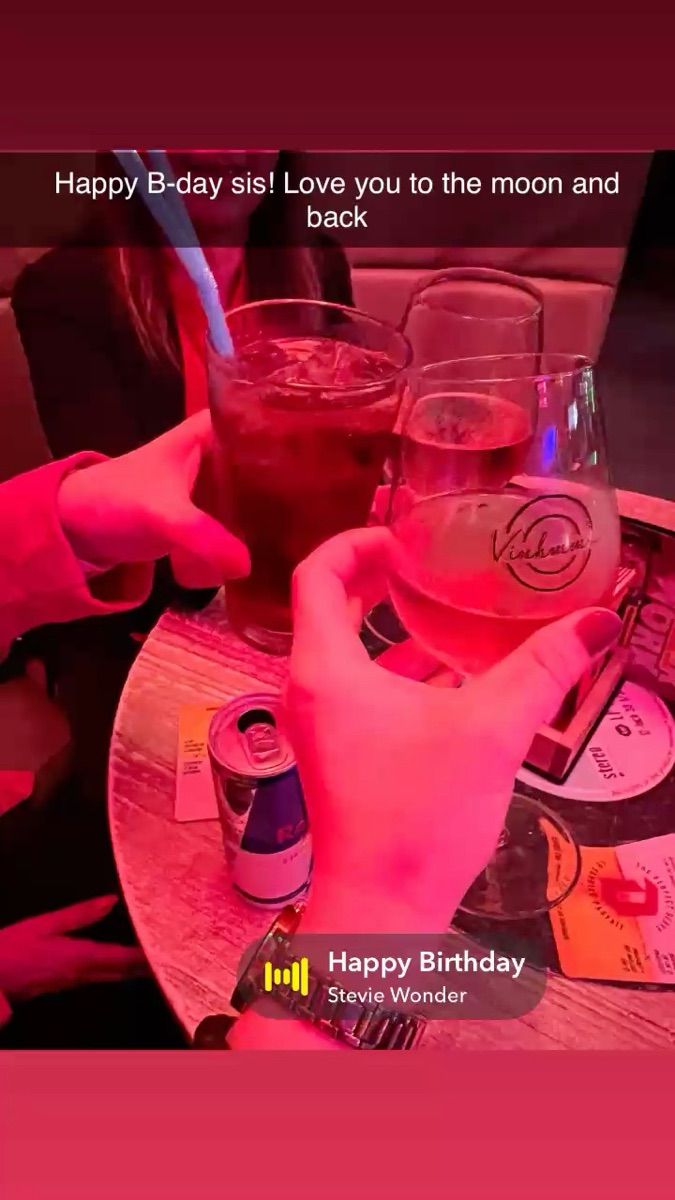 Luxy Roll - Share Your Moments!