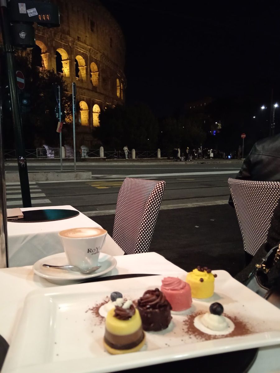 Luxy Roll - Share Your Moments!