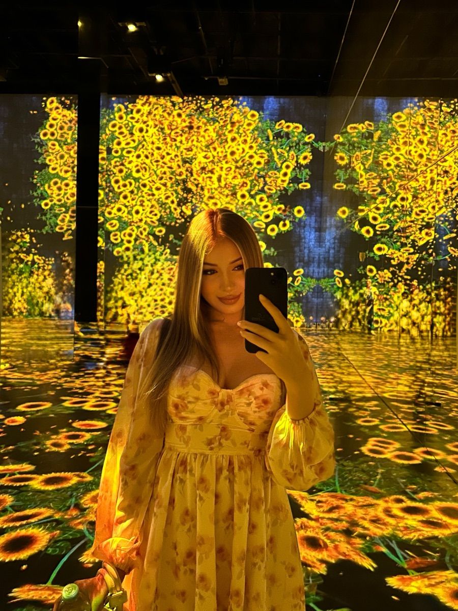 Luxy Roll - Share Your Moments!