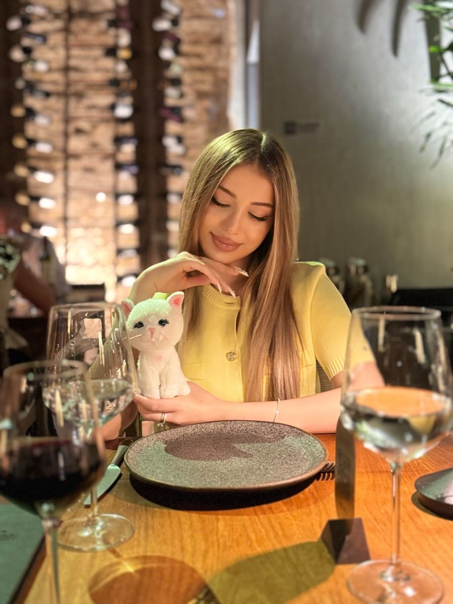 Luxy Roll - Share Your Moments!
