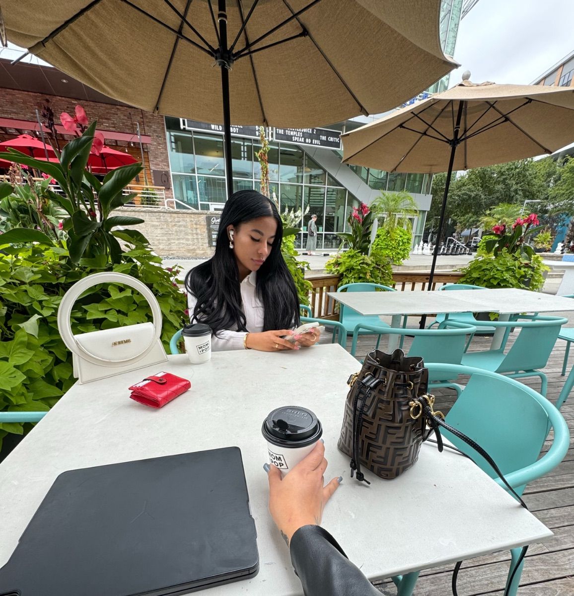Luxy Roll - Share Your Moments!