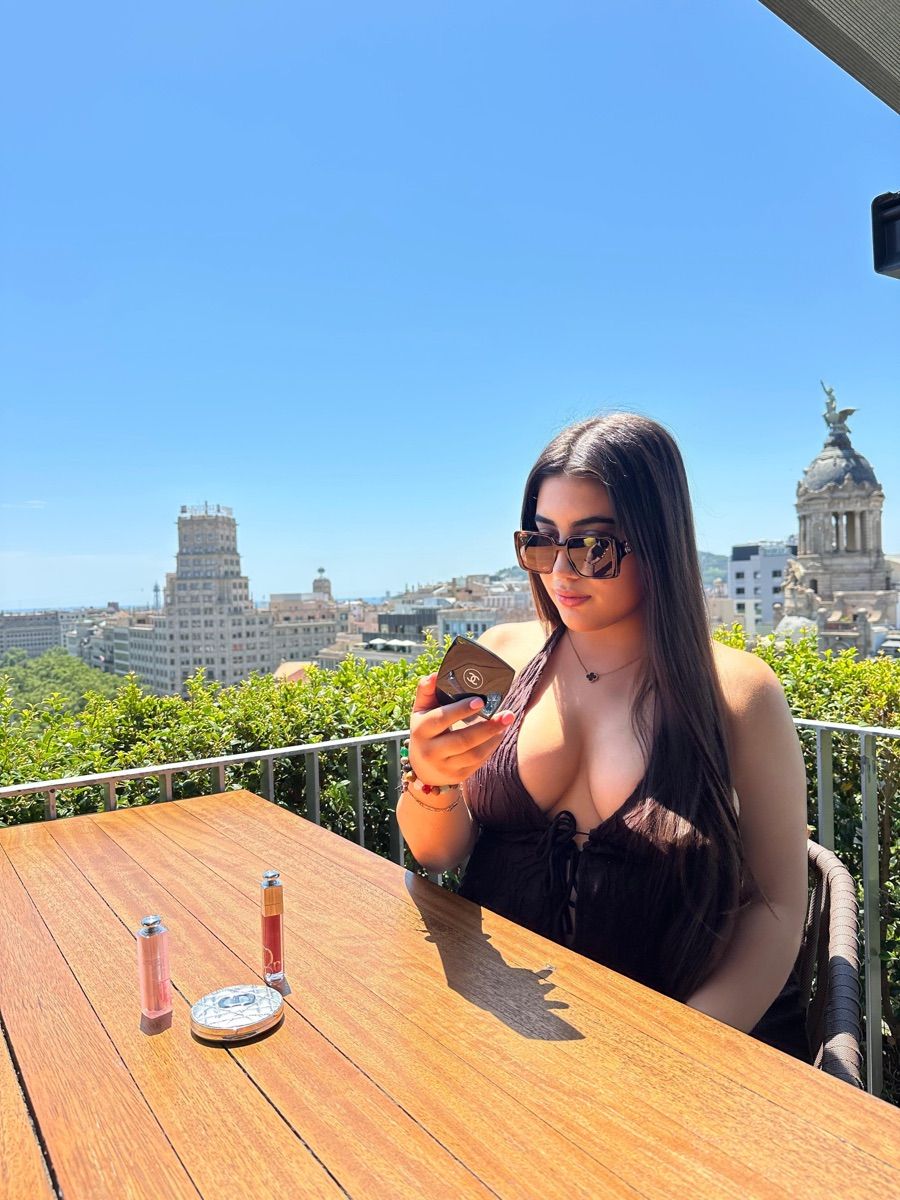 Luxy Roll - Share Your Moments!