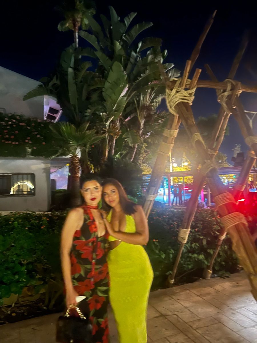 Luxy Roll - Share Your Moments!