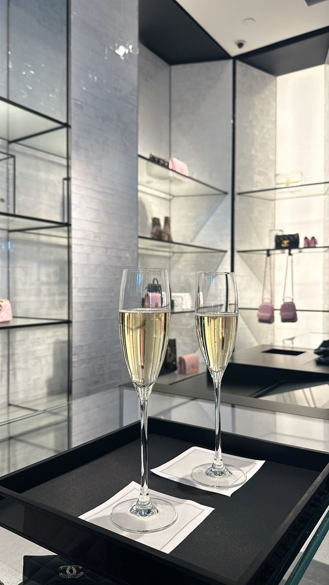 Luxy Roll - Share Your Moments!