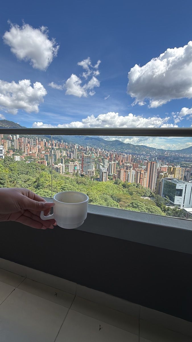 Luxy Roll - Share Your Moments!