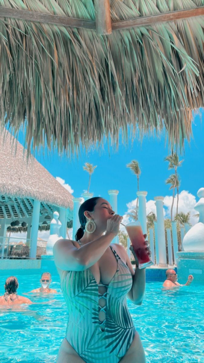 Luxy Roll - Share Your Moments!