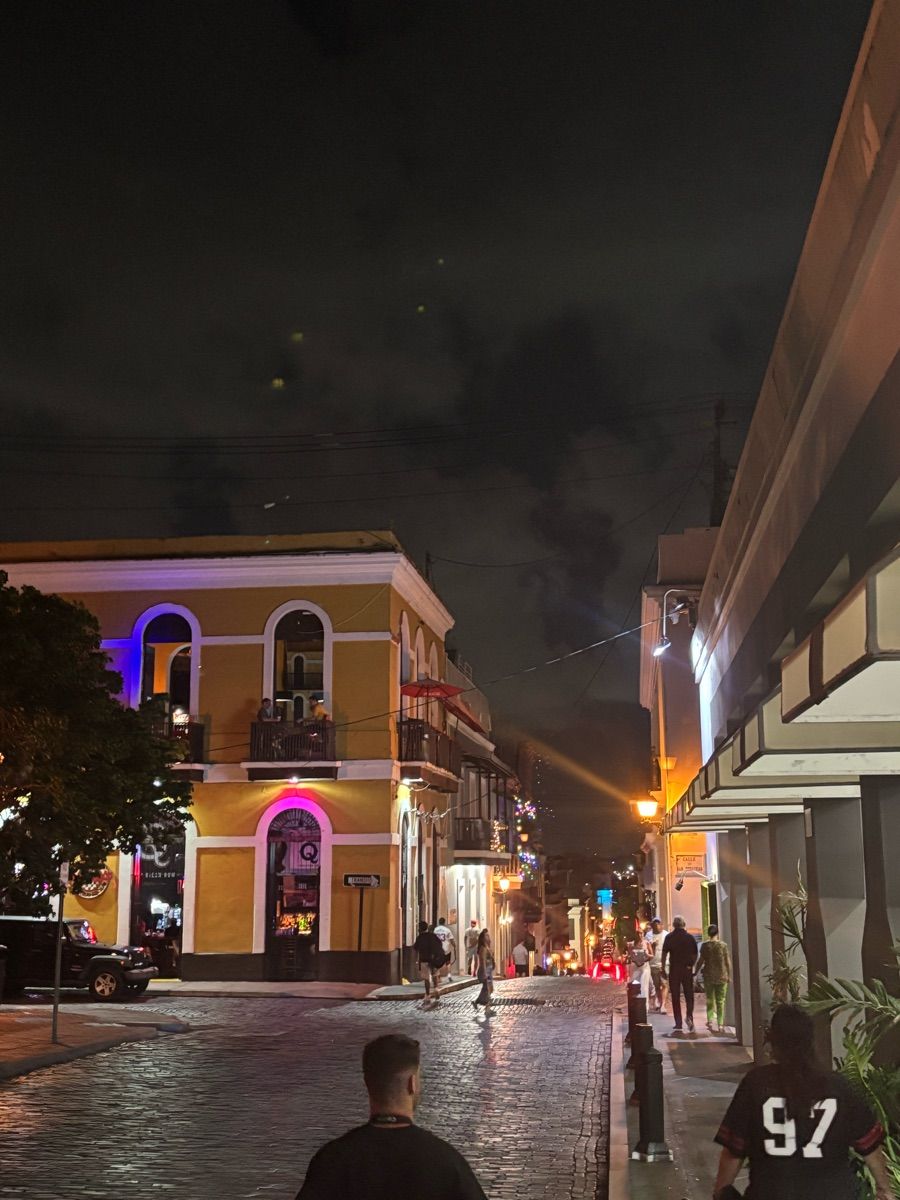 Luxy Roll - Share Your Moments!